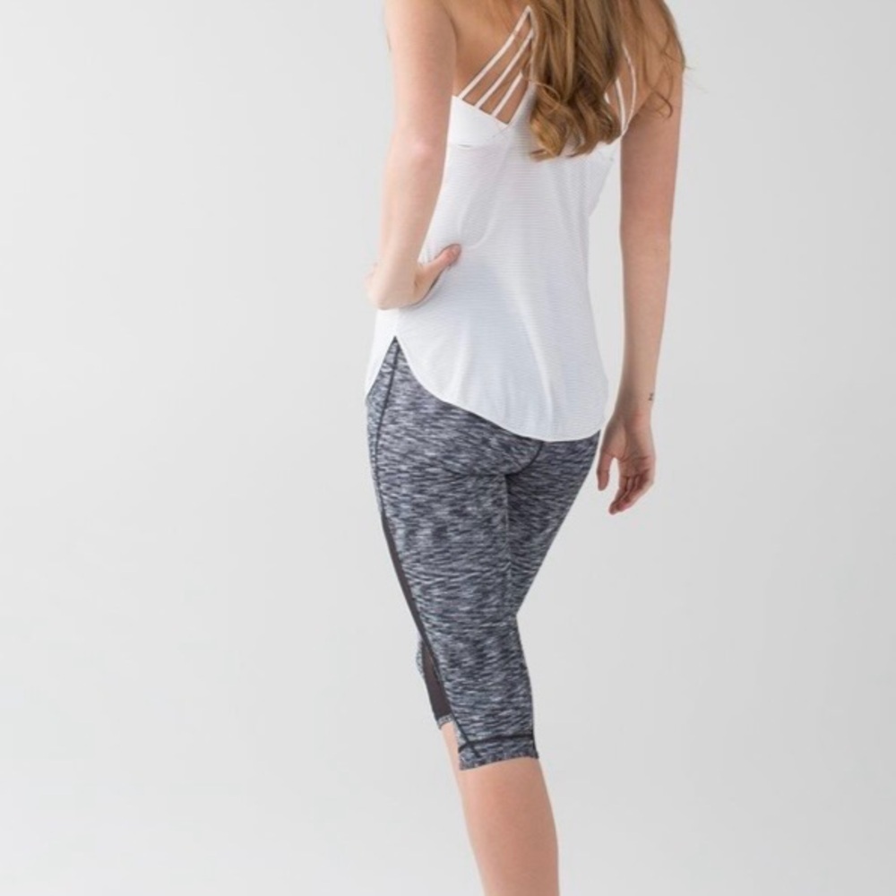 Lululemon Drop It Like It's Hot Crop Leggings Size 2 - Picture 11 of 11